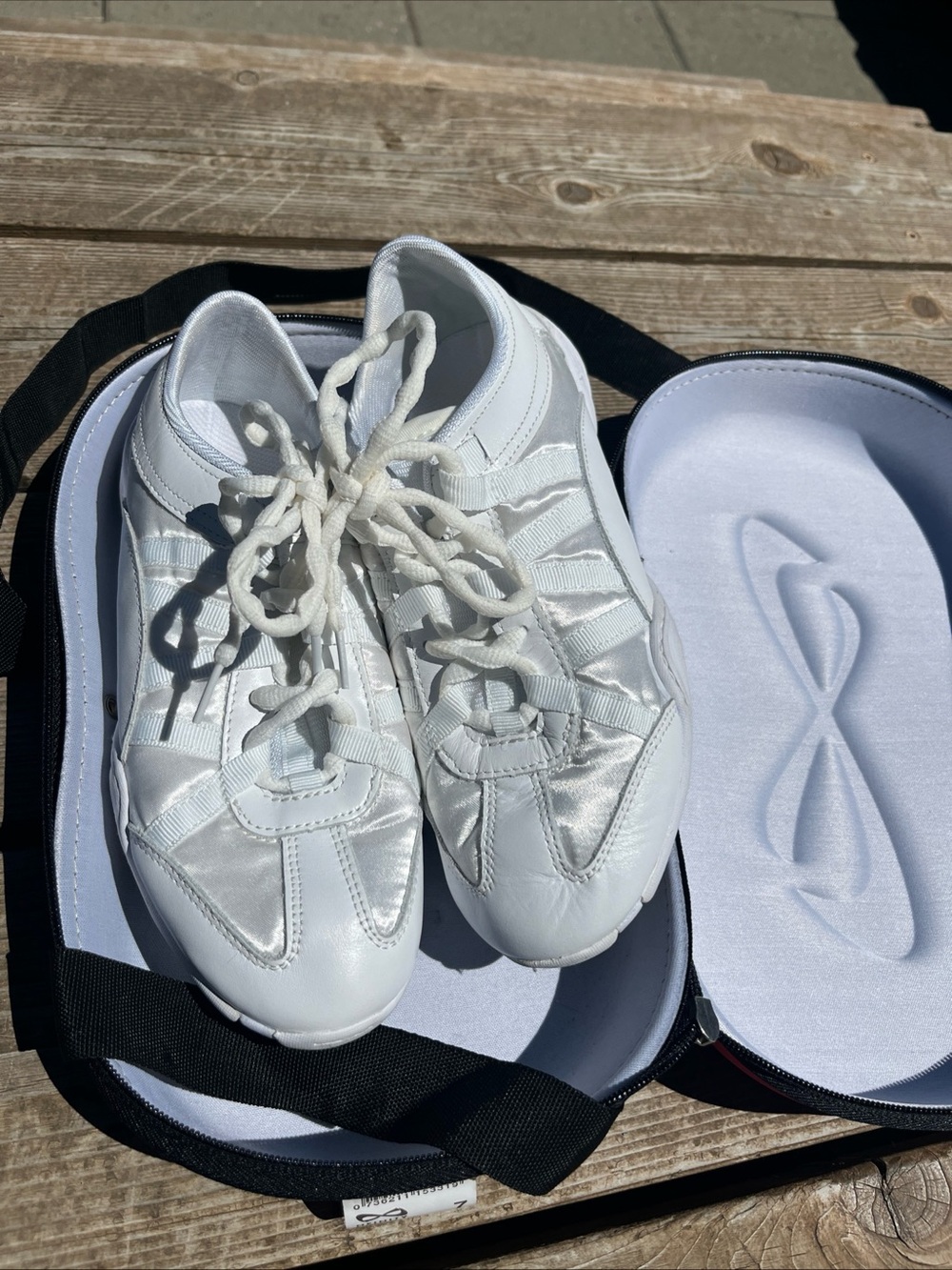 Nfinity Evolution Cheer Shoes Size 7.5 White W/ Case Worn Once